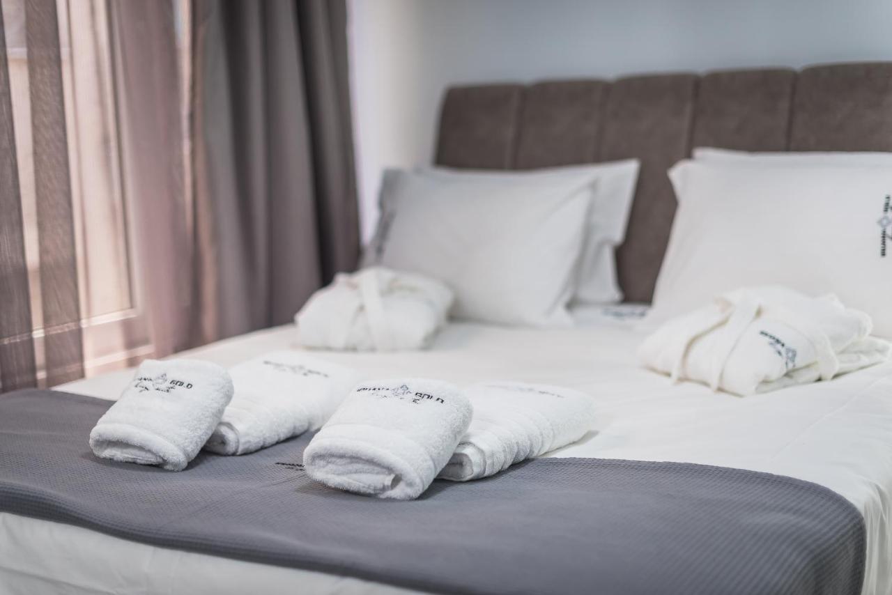 Iguana Gold Luxury Suites 1Min From Ermou Str Athena Bagian luar foto